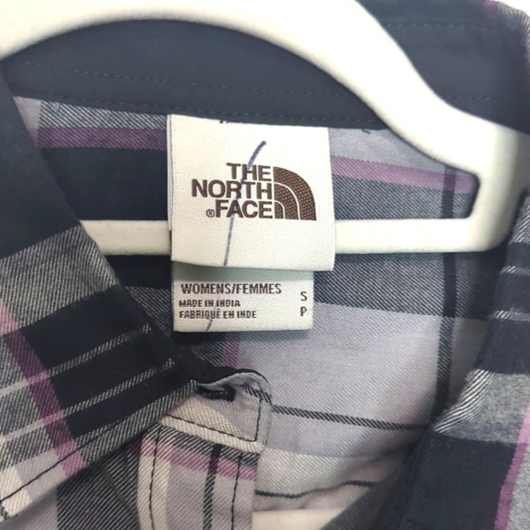 ✨NWOT Women's North face plaid shirt✨ - Picture 5 of 8